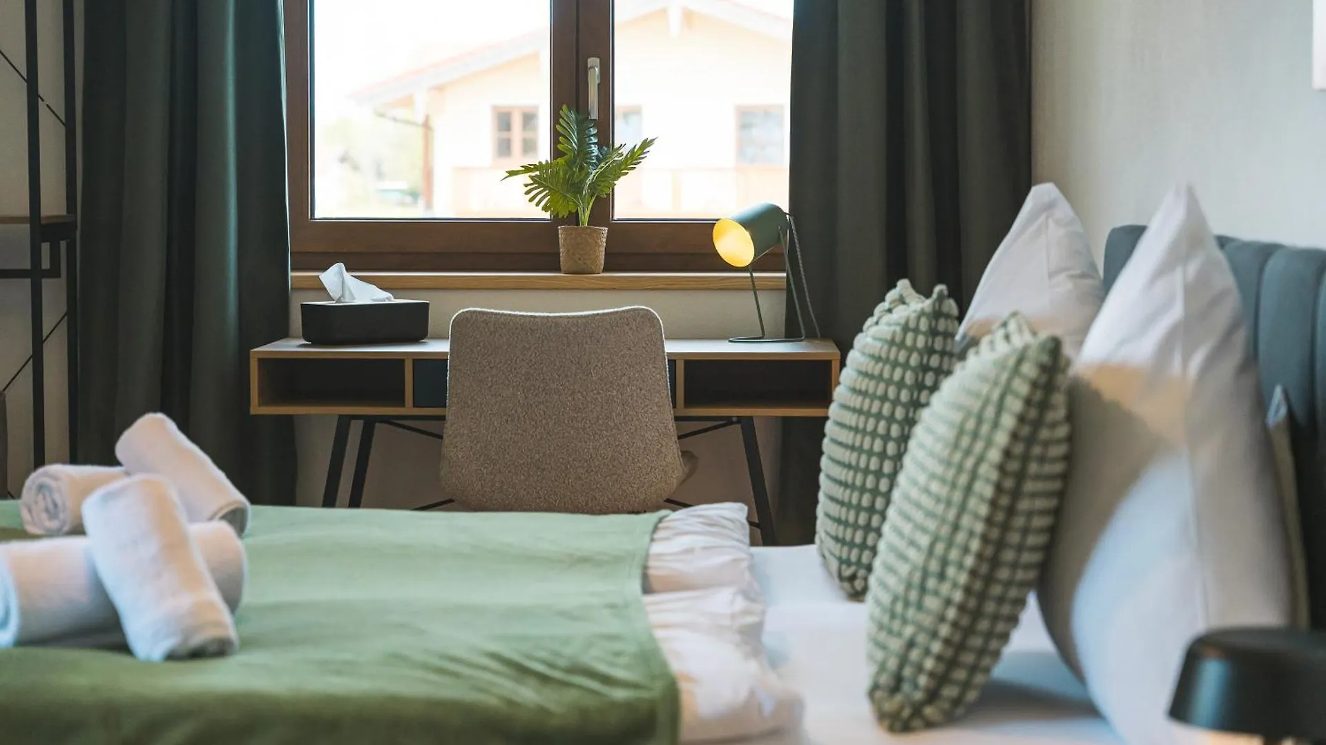 Apartamento Chalet Am See - Seeblick Bergblick Modern Charmant Neu Seeon-Seebruck